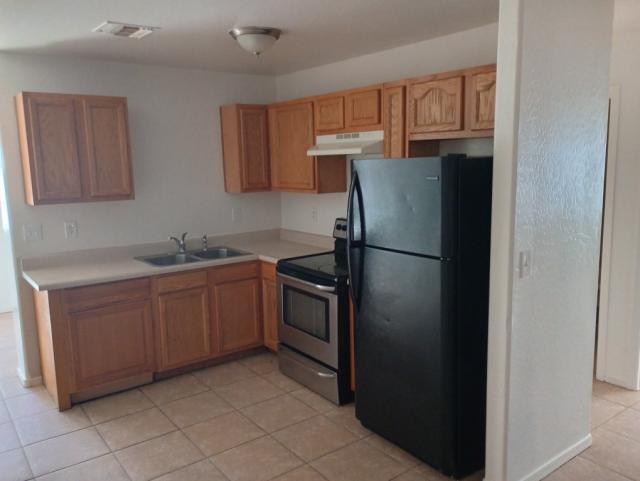 Building Photo - 3 bedroom in Eloy AZ 85131