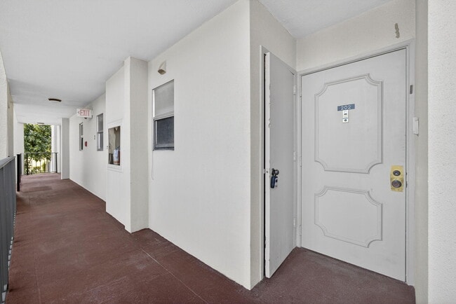 Building Photo - 3590 Via Poinciana