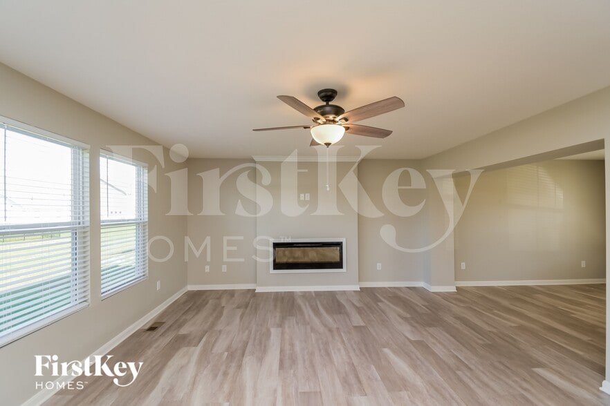 Building Photo - 5510 Wood Spg Ln