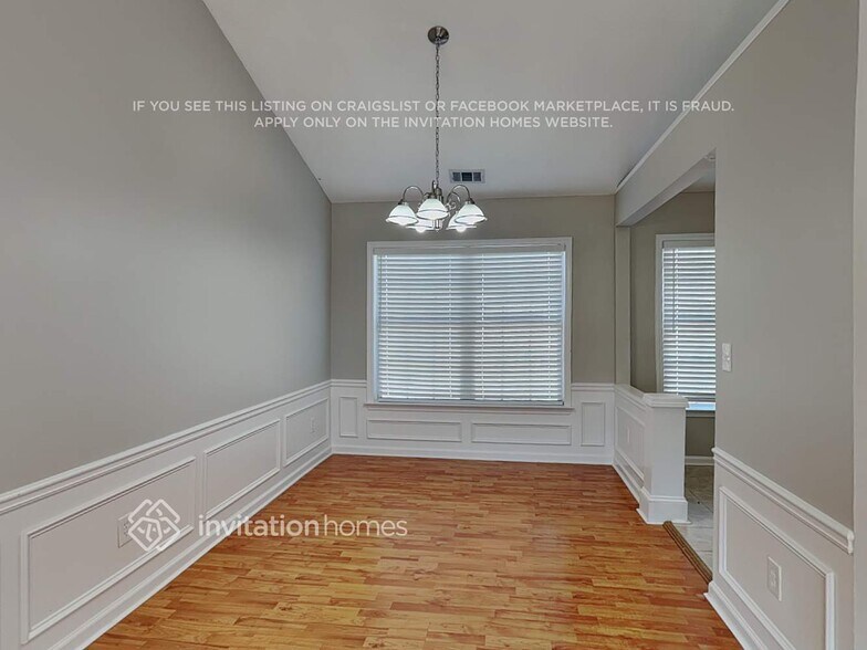 Building Photo - 390 Bass Way NW