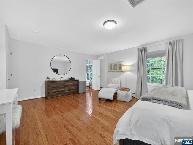 Building Photo - 36 Grove