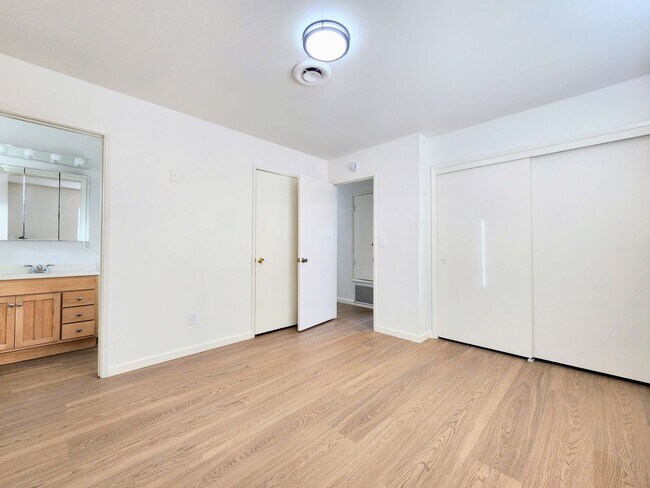Building Photo - 4442 Yukon Dr