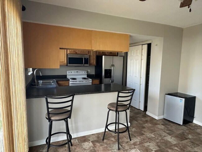 Building Photo - Three Bedroom Home minutes from UNR
