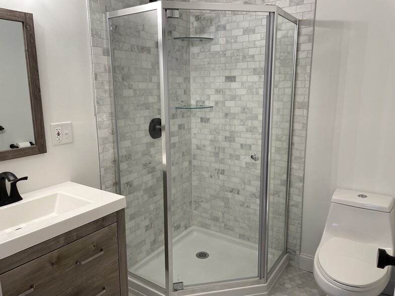 bathroom - 178 Bridge Street