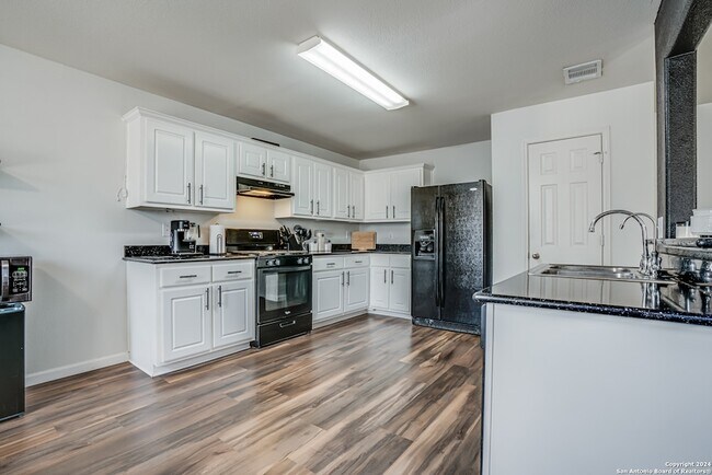 Building Photo - 5619 Red Canyon