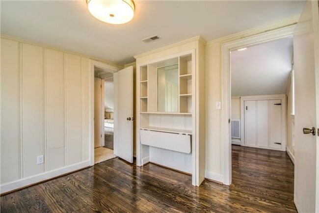 Building Photo - Stunning Renovated 1940s Home in Prime East Nashville Location!