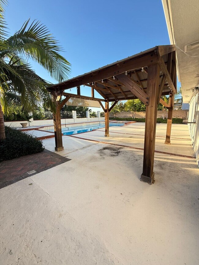 Building Photo - EXECUTIVE ENTERTAINER'S DREAM IN MISSION VIEJO!