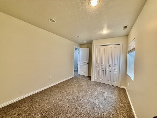 Building Photo - 10753 Topview Rd