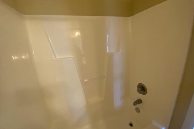 Building Photo - 3 Bedroom Townhouse in Cornerstone