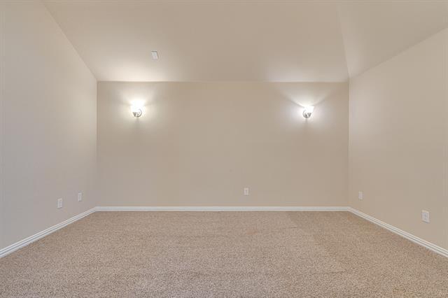 Building Photo - 4112 Hialeah Dr