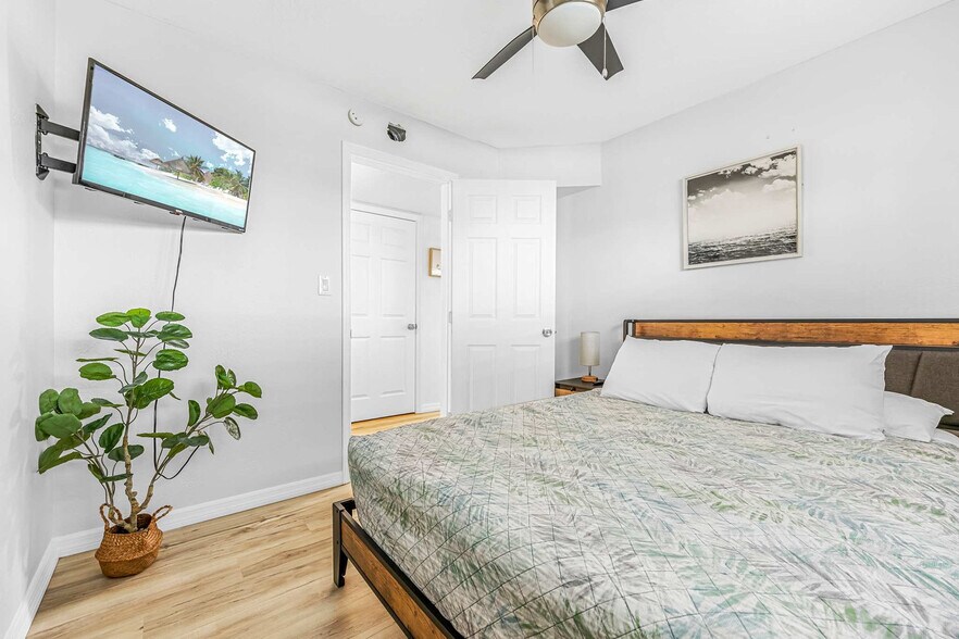 Building Photo - 3524 S Atlantic Ave