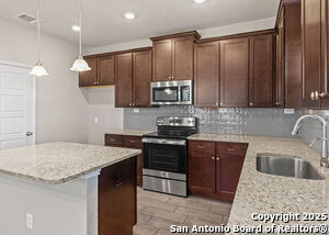 Building Photo - 754 Farmers Dell