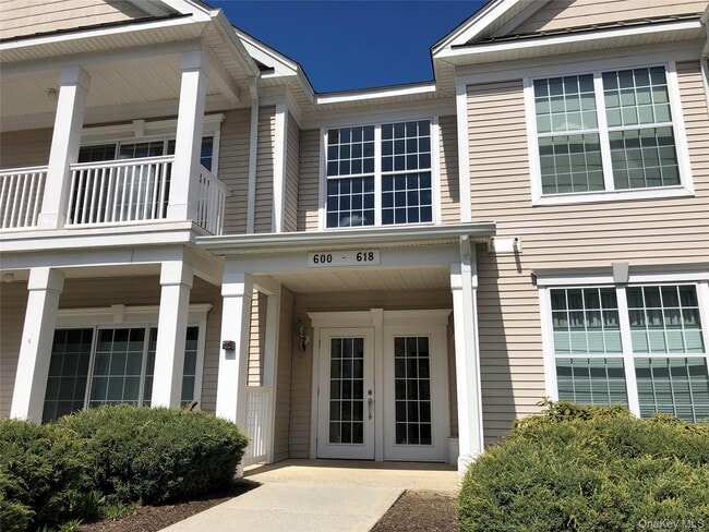 Building Photo - 614 Saratoga Ln