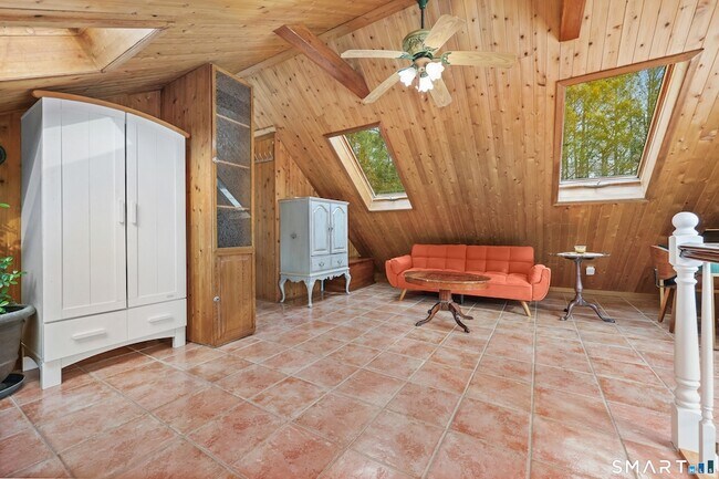 Building Photo - 167 North Ave