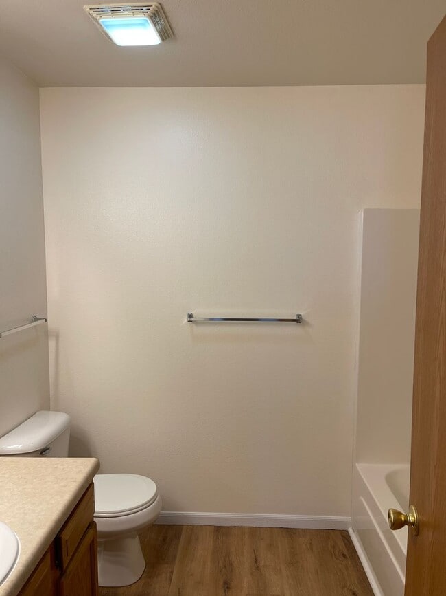 Building Photo - 16830 Huntington Ln