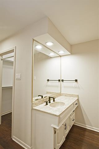 Building Photo - 3217 Squireswood Dr