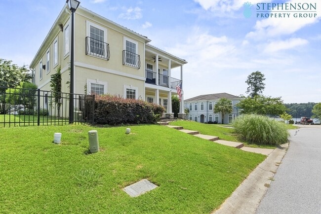 Building Photo - Deeded Boat Slip Comes with Home in Gated ...
