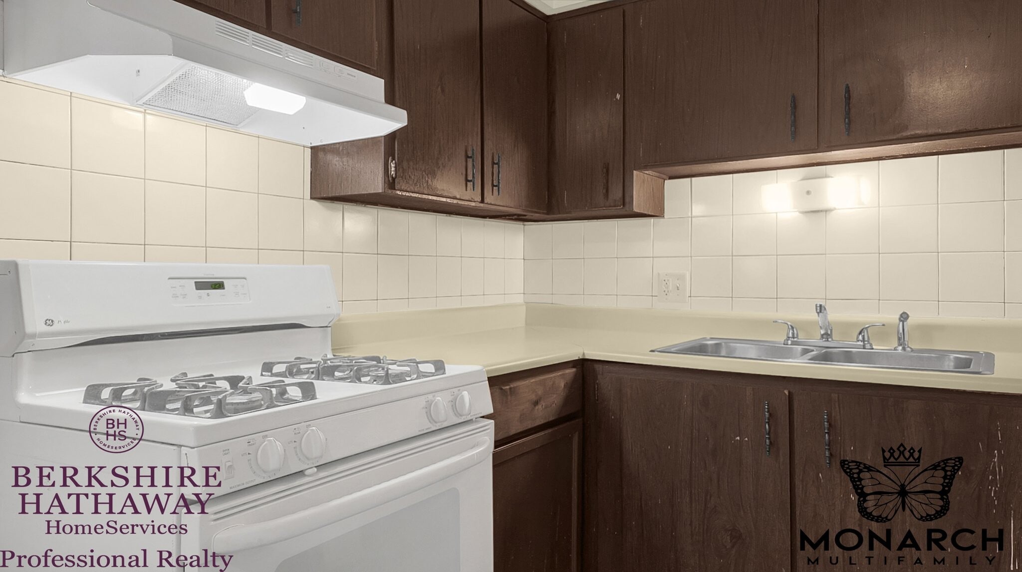 Building Photo - 3042 Sandridge Ave