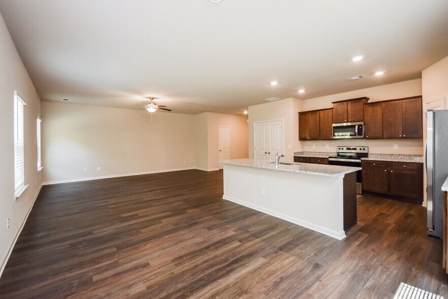 Building Photo - 532 Moline Way