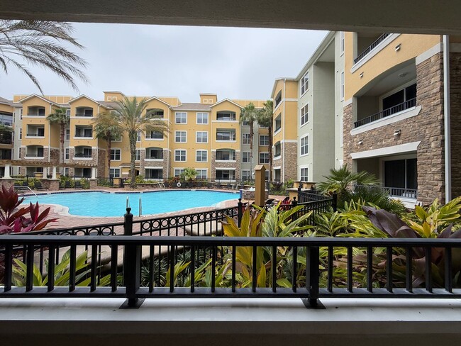 Building Photo - Luxurious 2-Bed/2-Bath Resort-Style Condo ...