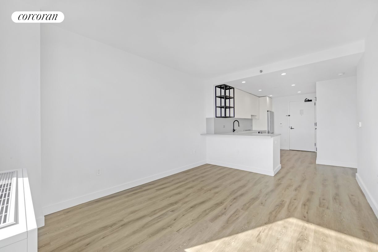 Building Photo - 46-12 70th St