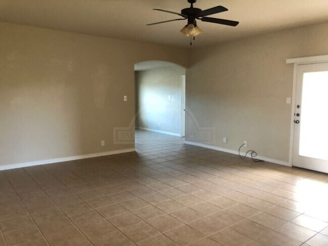 Building Photo - 301 Vega Ln