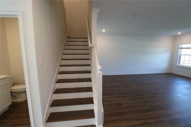 Building Photo - 4510 S Manhattan Ave