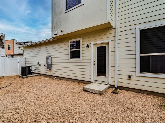 Building Photo - 7904 Mandela Bend