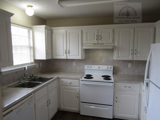 Building Photo - 33 Wolverine Dr