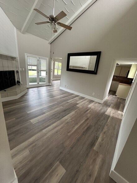 Building Photo - 114 Blue Heron Dr