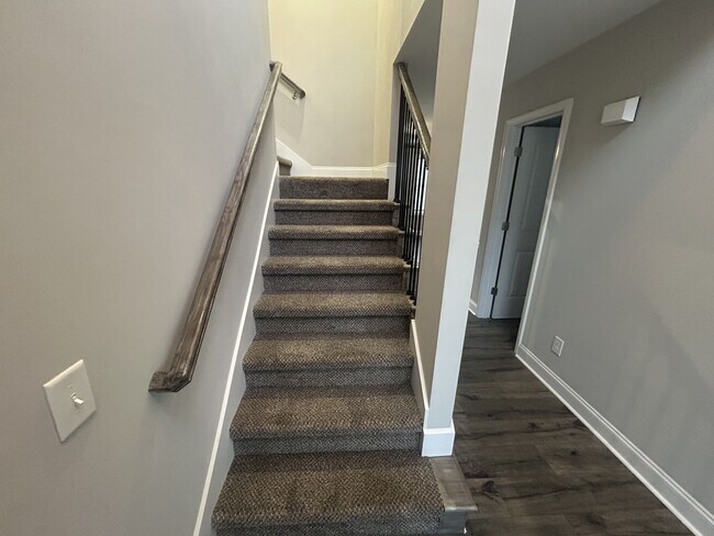 Building Photo - 1176 Elizabeth Ln