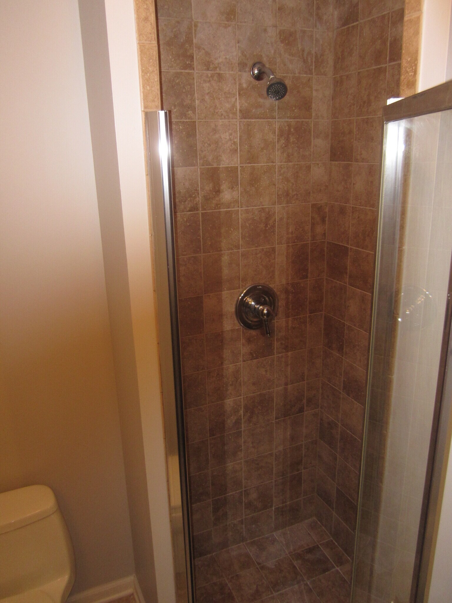 Building Photo - 614 E 11 Mile Rd