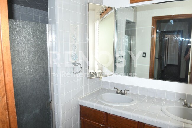 Building Photo - 325 W Highland Ave