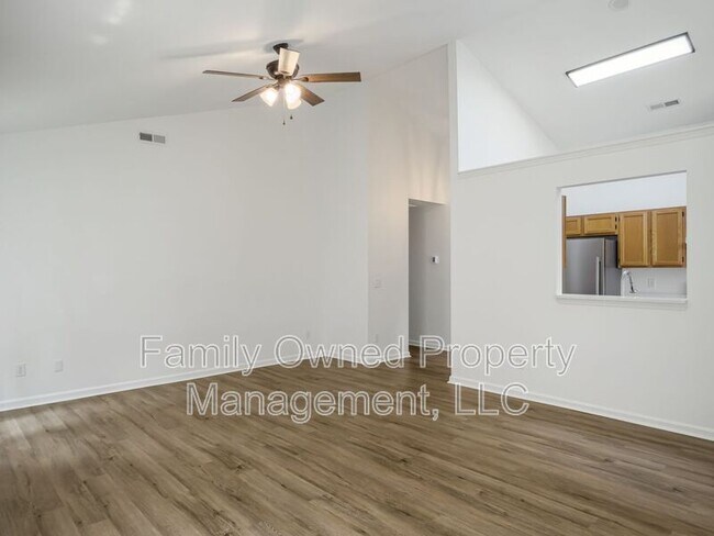 Building Photo - 147 Danzid Dr