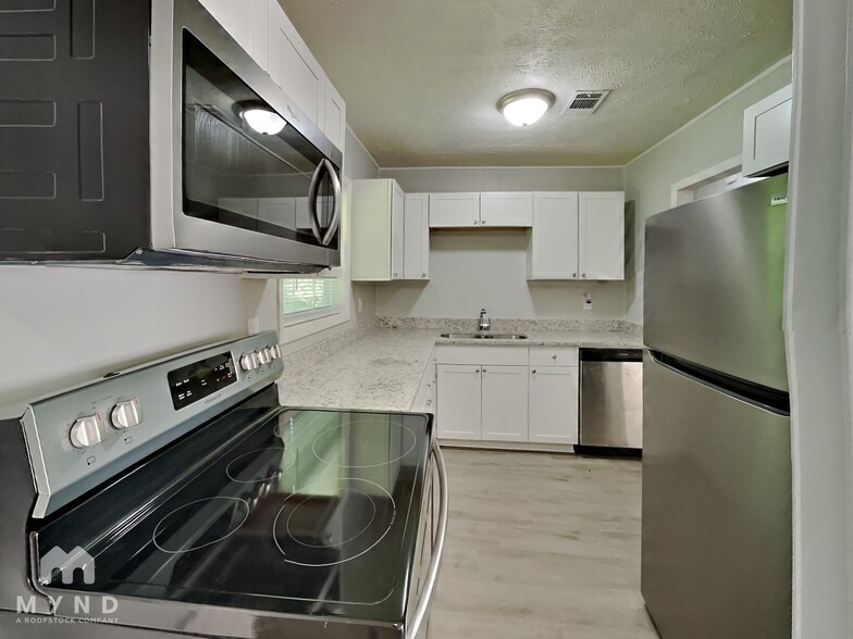 Building Photo - 10122 Allen Dr SW