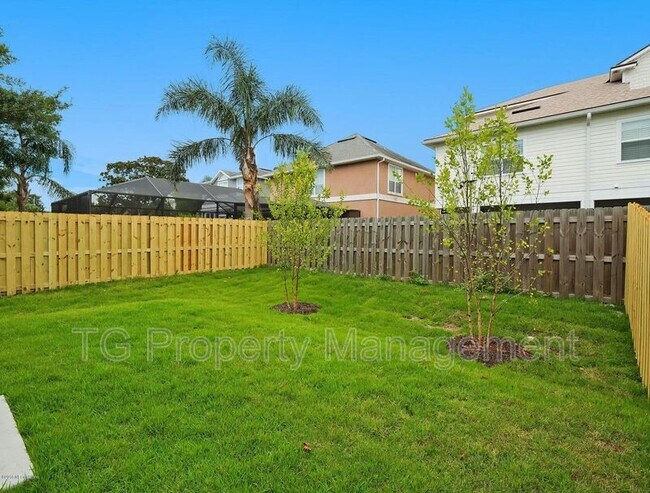Building Photo - 2656 Almonaster St