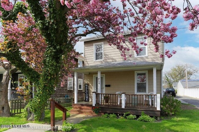 Building Photo - 612 W Sylvania Ave