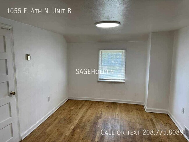 Building Photo - 1055 E 4th N