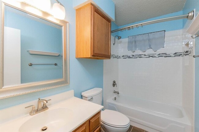 Building Photo - 10413 Hess Dr