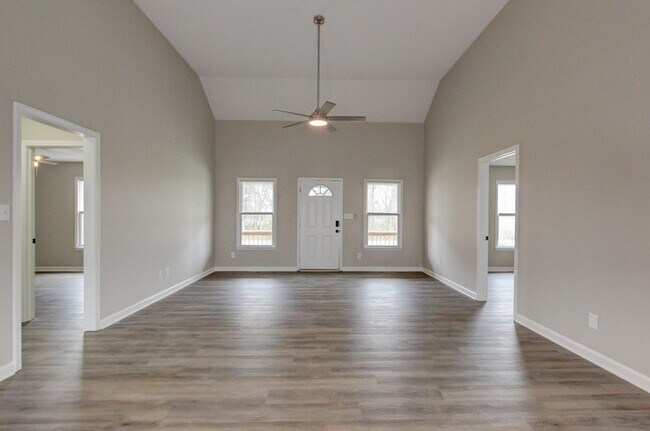 Building Photo - 2481 Clarksville Rd
