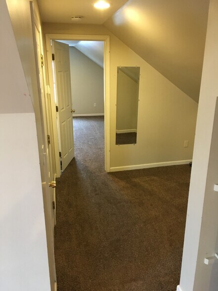 Building Photo - 604 W MT MORIS ST APT 3