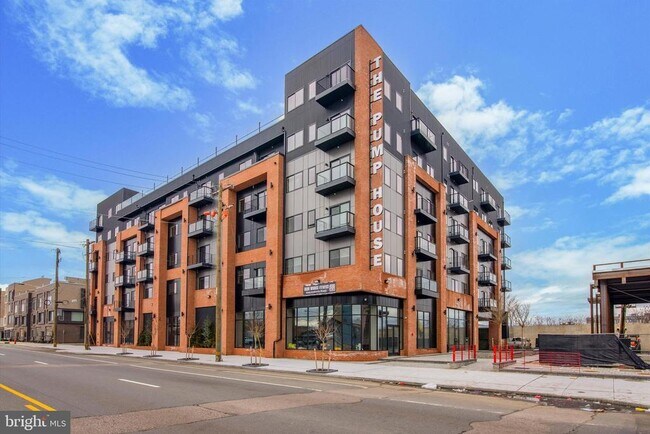 Building Photo - 2143 E Lehigh Ave