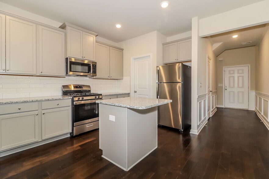 Building Photo - 3432 Stoneleigh Walk