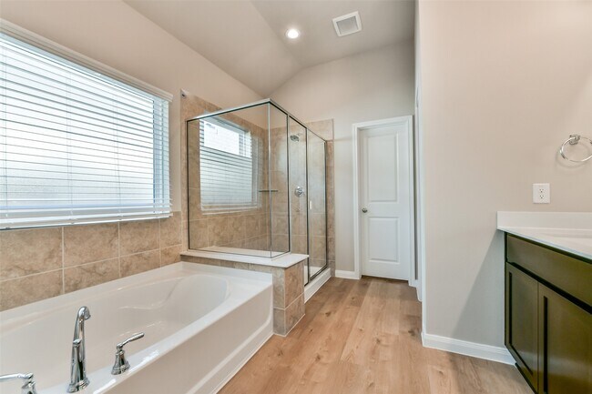 Building Photo - 3915 Sugardale St