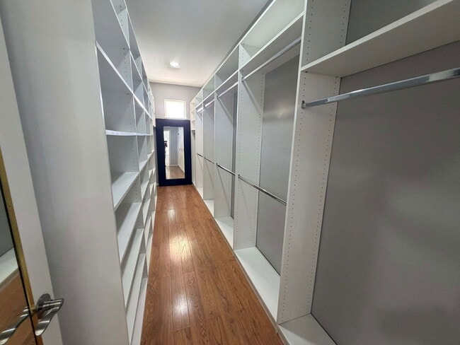 Building Photo - 5290 Chiswick Cir