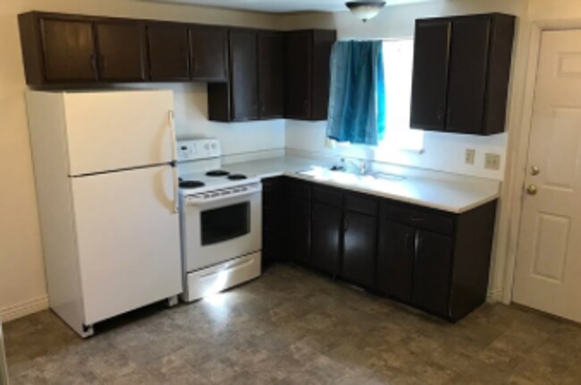 Building Photo - Binning Silver