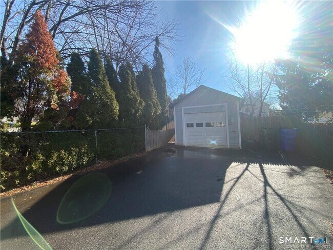 Building Photo - 71 Fennbrook Rd