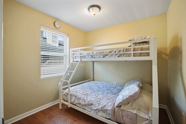 Building Photo - 28 Sampson Ave