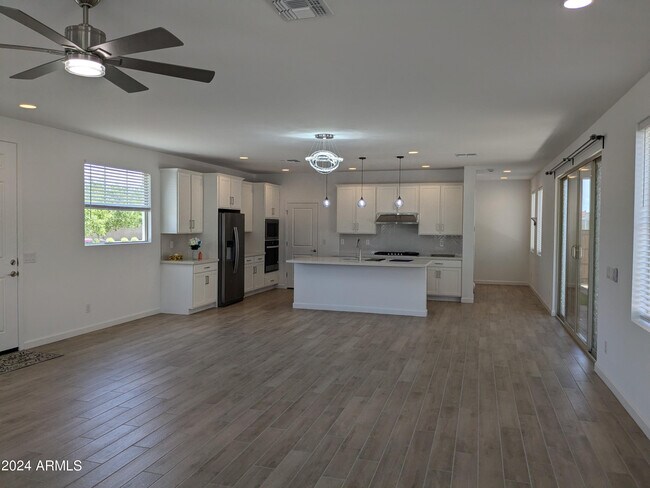 Building Photo - 2207 W Paso Trl