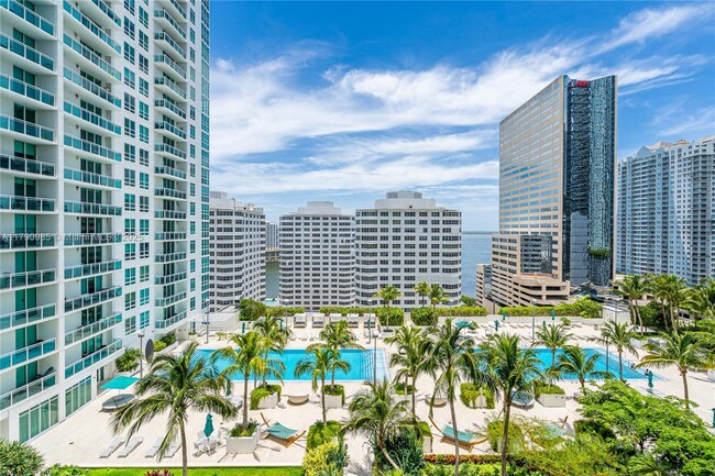 Building Photo - 950 Brickell Bay Dr